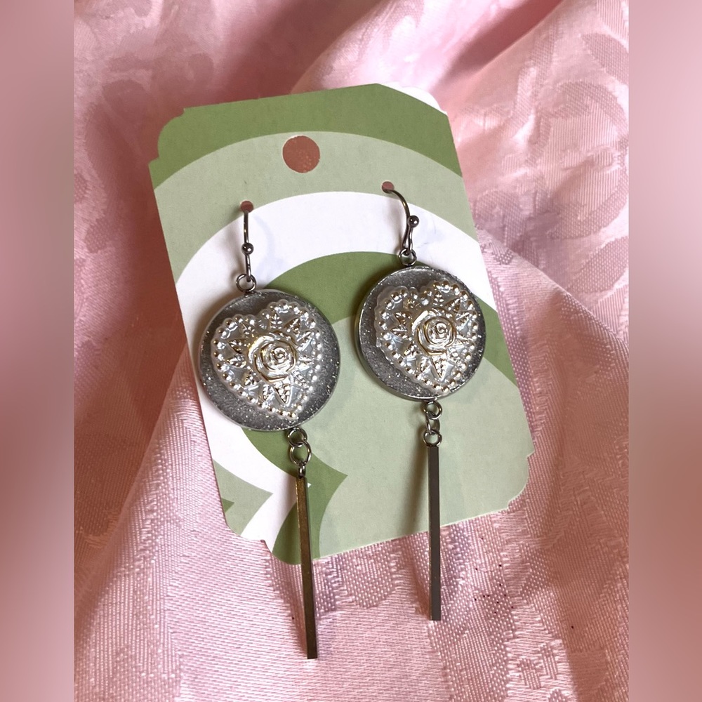 Heart Resin Earrings!! ***𝙷𝚊𝚗𝚍𝚖𝚊𝚍𝚎***